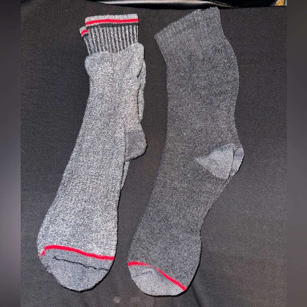 2 PAIRS Gray and Black Men's Socks